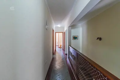 Casa - Assobradada com 5 dormitórios (sendo 5 suite(s)) a 0,00 metros praia.