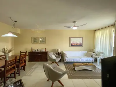 Apartamento - Cobertura com 3 quartos (sendo 1 suite(s)) a 200,00 metros praia.