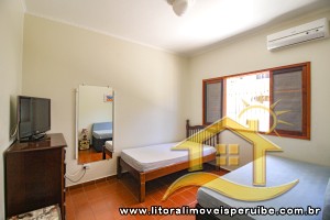 Casa - Térrea com 2 dormitórios (sendo 0 suite(s)) a 600,00 metros praia.