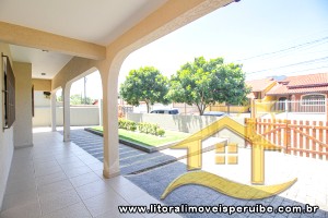 Casa - Térrea com 2 dormitórios (sendo 0 suite(s)) a 600,00 metros praia.