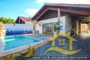Casa - Térrea com 2 quartos (sendo 1 suite(s)) a 600,00 metros praia.