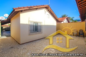 Casa - Térrea com 2 quartos (sendo 1 suite(s)) a 600,00 metros praia.