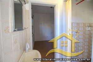 Casa - Térrea com 2 quartos (sendo 1 suite(s)) a 600,00 metros praia.