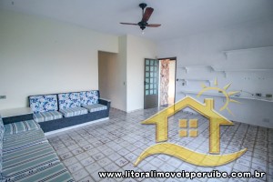 Casa - Térrea com 2 quartos (sendo 1 suite(s)) a 600,00 metros praia.