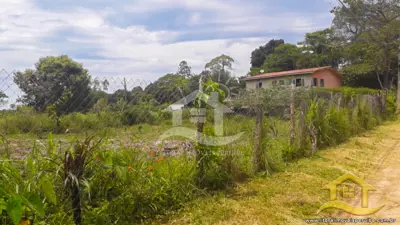 Terreno - Amplo com 0 dormitórios (sendo 0 suite(s)) a 2000,00 metros praia.