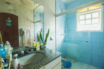 Casa - Sobrado com 3 quartos (sendo 1 suite(s)) a 0,00 metros praia.