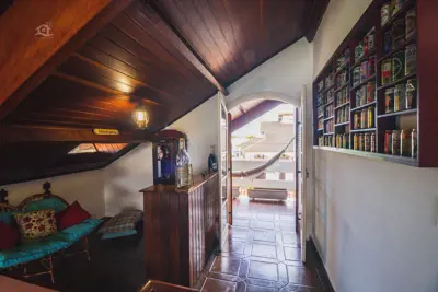Casa - Sobrado com 3 quartos (sendo 1 suite(s)) a 0,00 metros praia.