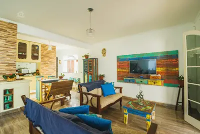 Casa - Sobrado com 3 quartos (sendo 1 suite(s)) a 0,00 metros praia.