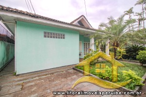 Casa - Térrea com 3 quartos (sendo 1 suite(s)) a 100,00 metros praia.