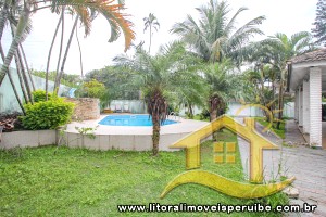 Casa - Térrea com 3 quartos (sendo 1 suite(s)) a 100,00 metros praia.