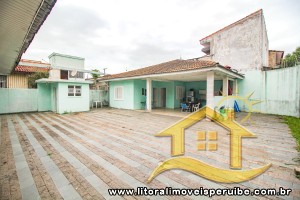 Casa - Térrea com 3 quartos (sendo 1 suite(s)) a 100,00 metros praia.