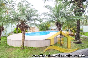 Casa - Térrea com 3 quartos (sendo 1 suite(s)) a 100,00 metros praia.