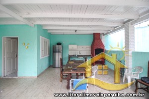 Casa - Térrea com 3 quartos (sendo 1 suite(s)) a 100,00 metros praia.