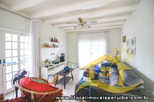 Casa - Térrea com 3 quartos (sendo 1 suite(s)) a 100,00 metros praia.
