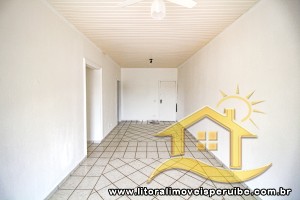 Apartamento - Amplo com 2 quartos (sendo 1 suite(s)) a 300,00 metros praia.