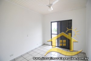Apartamento - Amplo com 2 quartos (sendo 1 suite(s)) a 300,00 metros praia.