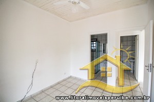 Apartamento - Amplo com 2 quartos (sendo 1 suite(s)) a 300,00 metros praia.