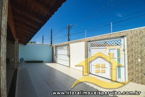 Casa - Mezanino com 3 dormitórios (sendo 1 suite(s)) a 1000 metros praia.