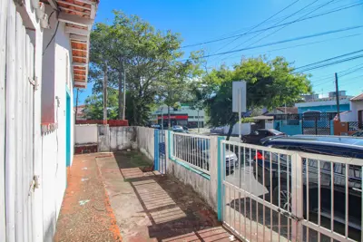 Terreno - Amplo com 0 dormitórios (sendo 0 suite(s)) a 200,00 metros praia.
