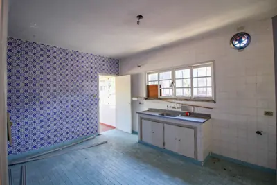 Terreno - Amplo com 0 dormitórios (sendo 0 suite(s)) a 200,00 metros praia.