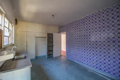 Terreno - Amplo com 0 dormitórios (sendo 0 suite(s)) a 200,00 metros praia.