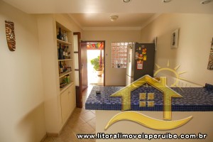 Casa - Térrea com 3 dormitórios (sendo 2 suite(s)) a 250,00 metros praia.