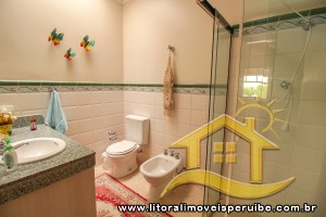 Casa - Térrea com 3 dormitórios (sendo 2 suite(s)) a 250,00 metros praia.