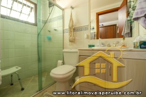 Casa - Térrea com 3 dormitórios (sendo 2 suite(s)) a 250,00 metros praia.