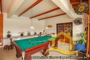 Casa - Térrea com 3 dormitórios (sendo 2 suite(s)) a 250,00 metros praia.