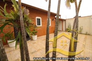 Casa - Térrea com 5 quartos (sendo 1 suite(s)) a 190,00 metros praia.