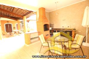 Casa - Térrea com 5 quartos (sendo 1 suite(s)) a 190,00 metros praia.