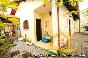Casa - Térrea com 5 quartos (sendo 1 suite(s)) a 190,00 metros praia.