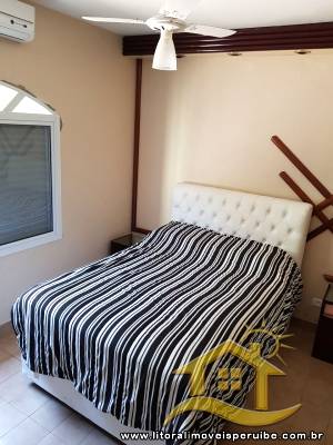 Casa - Térrea com 3 quartos (sendo 1 suite(s)) a 200,00 metros praia.