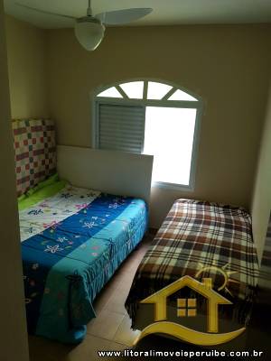 Casa - Térrea com 3 quartos (sendo 1 suite(s)) a 200,00 metros praia.