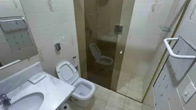 Casa - Térrea com 3 quartos (sendo 1 suite(s)) a 200,00 metros praia.