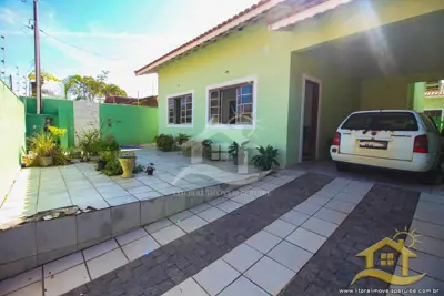 Casa - Térrea com 3 dormitórios (sendo 1 suite(s)) a 1000,00 metros praia.