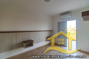 Casa - Sobrado com 4 dormitórios (sendo 3 suite(s)) a 1000 metros praia.