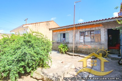 Casa para venda no bairro 26, em Peruíbe / SP.