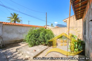 Casa para venda no bairro 26, em Peruíbe / SP.