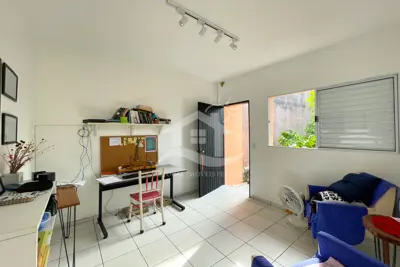 Casa - Térrea com Edícula com 3 dormitórios (sendo 1 suite(s)) a 550,00 metros praia.