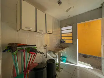Casa - Sobrado com 4 quartos (sendo 1 suite(s)) a 0,00 metros praia.