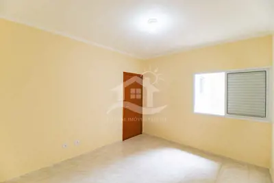 Casa - Térrea com 3 quartos (sendo 1 suite(s)) a 500,00 metros praia.