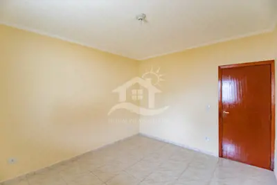 Casa - Térrea com 3 quartos (sendo 1 suite(s)) a 500,00 metros praia.