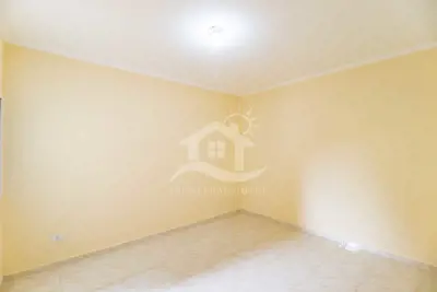 Casa - Térrea com 3 quartos (sendo 1 suite(s)) a 500,00 metros praia.