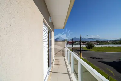 Casa - Sobrado com 5 dormitórios (sendo 2 suite(s)) a 1100,00 metros praia.