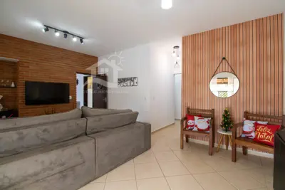 Casa - Térrea com 3 dormitórios (sendo 1 suite(s)) a 200,00 metros praia.