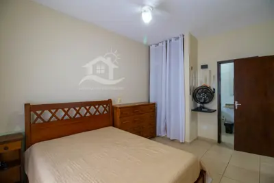 Casa - Térrea com 3 dormitórios (sendo 1 suite(s)) a 200,00 metros praia.