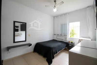 Casa - Térrea com 3 dormitórios (sendo 1 suite(s)) a 200,00 metros praia.