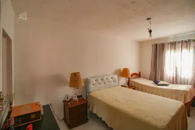 Casa - Térrea com 3 dormitórios (sendo 2 suite(s)) a 3000,00 metros praia.