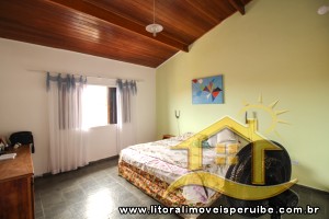 Casa - Assobradada com 5 dormitórios (sendo 1 suite(s)) a 0,00 metros praia.